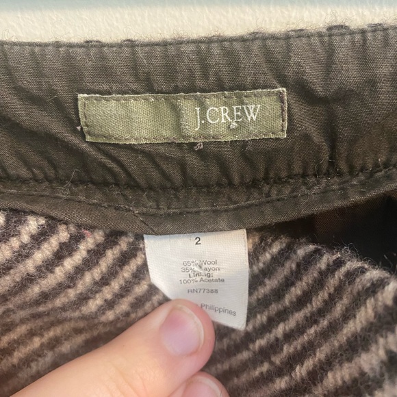 Women's Lined Brown Houndstooth J. Crew Mini Skirt Wool Blend 5-Button Size‎ 2 - Picture 3 of 3